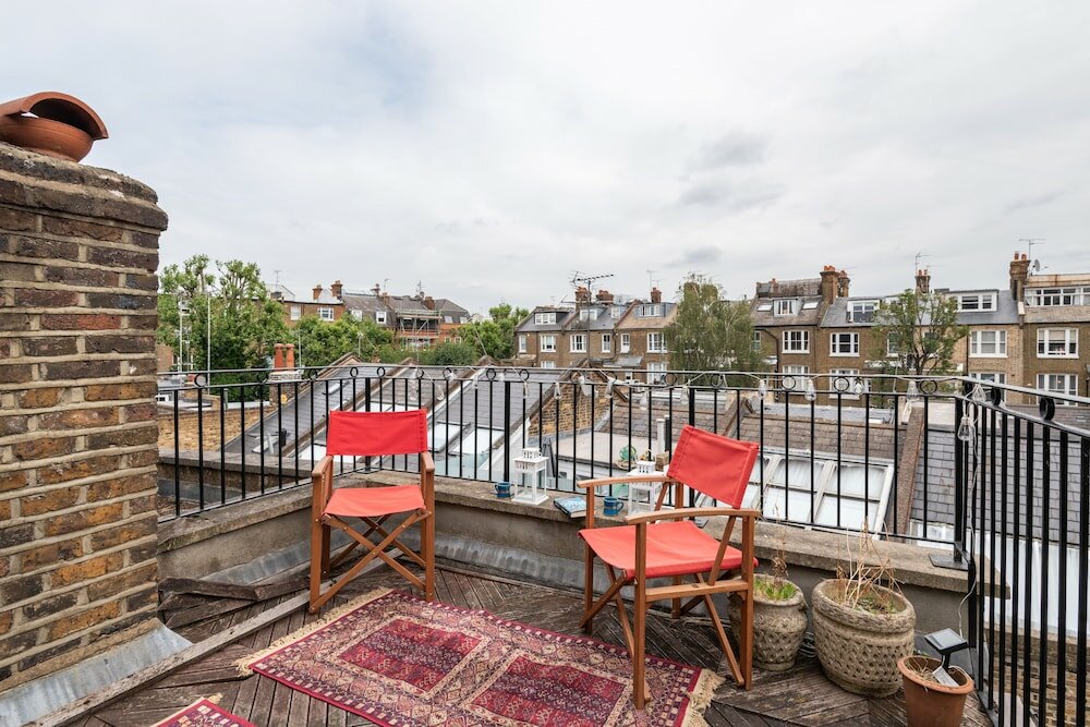 Фото Panoramic Family Home in Maida Vale