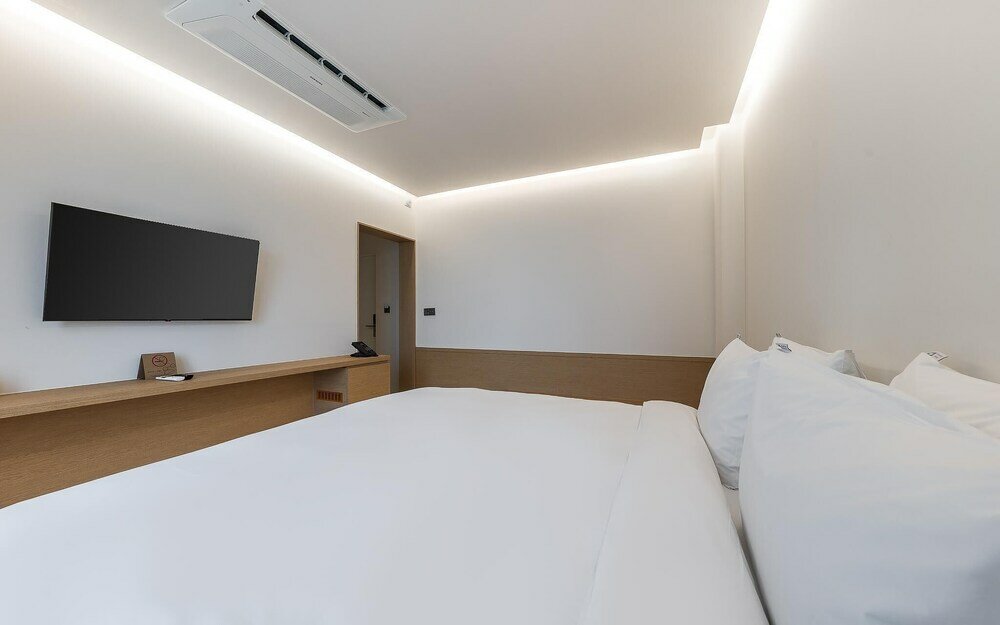 Фото Incheon Bluefrog Hotel