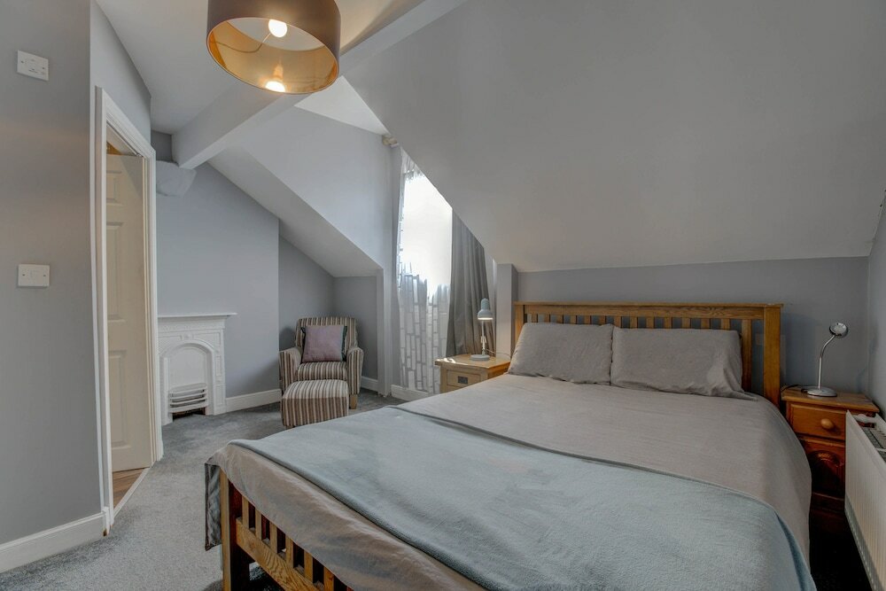 Фото Levenshulme Self-Catering Townhouse