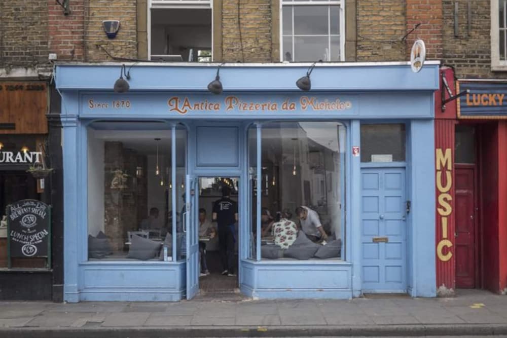 Фото Stylish, Bright Apartment w Private Garden