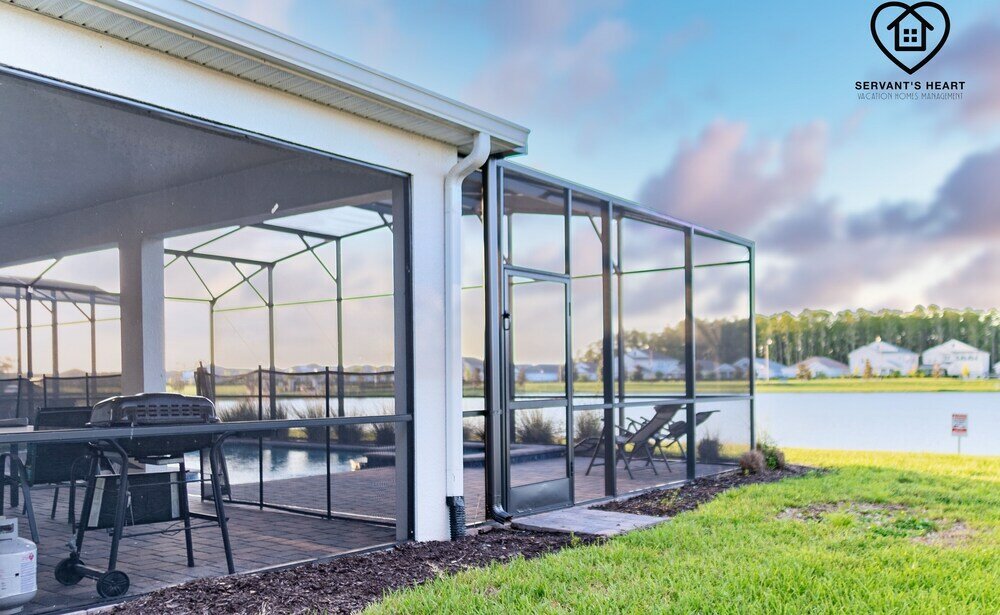 Фото Lakeview Luxury 9 Bedroom & 5 Bathroom w Private Pool