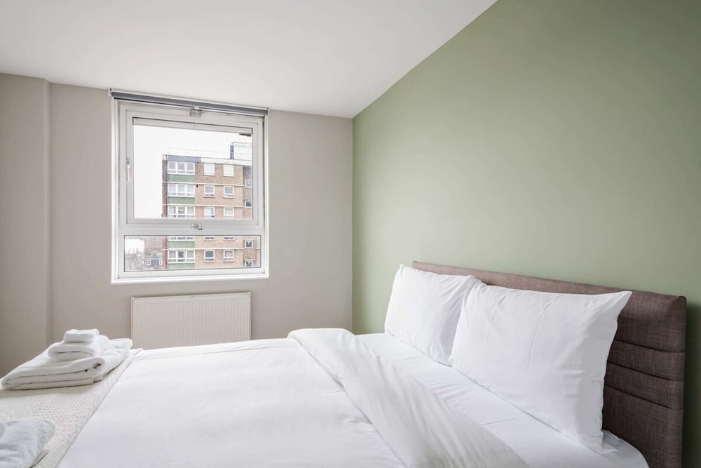 Фото Modern 3 Bedroom Apartment in Holborn