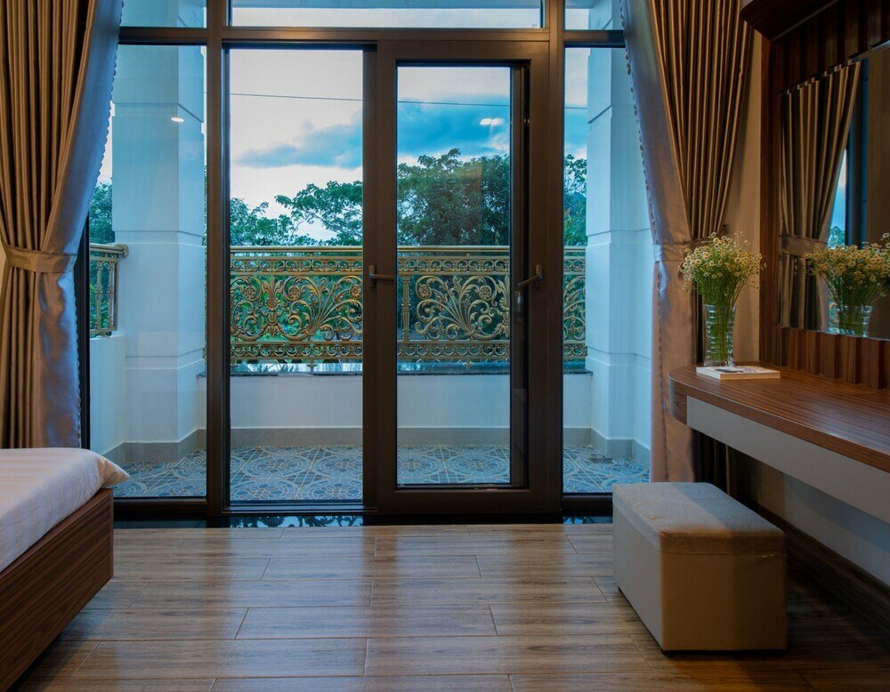 Фото West Lake Hotel