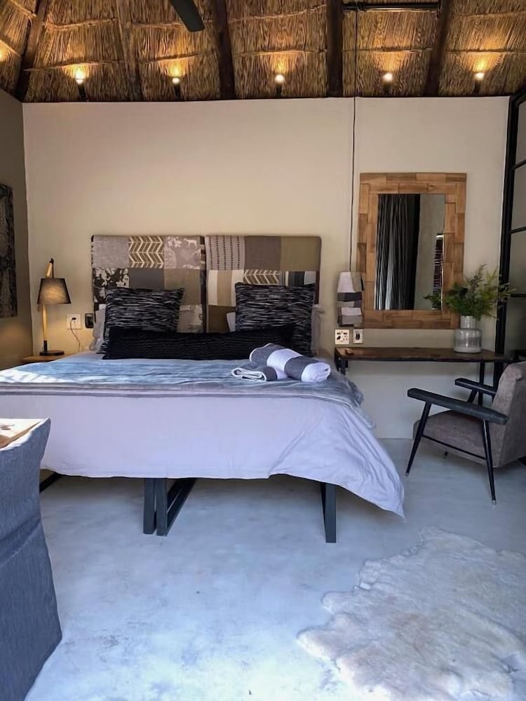 Фото Four20 Bespoke Hotel