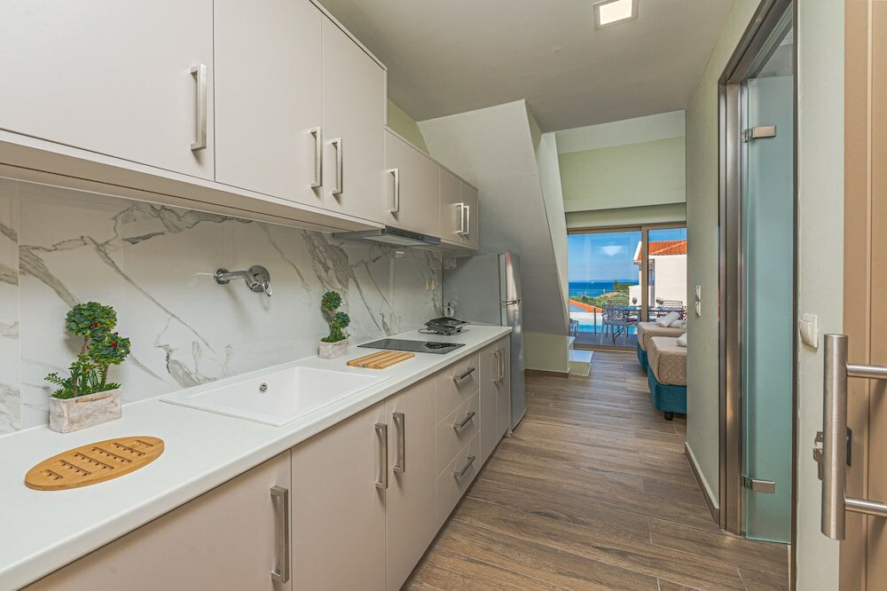 Фото Kozanos Suites with Private Pool