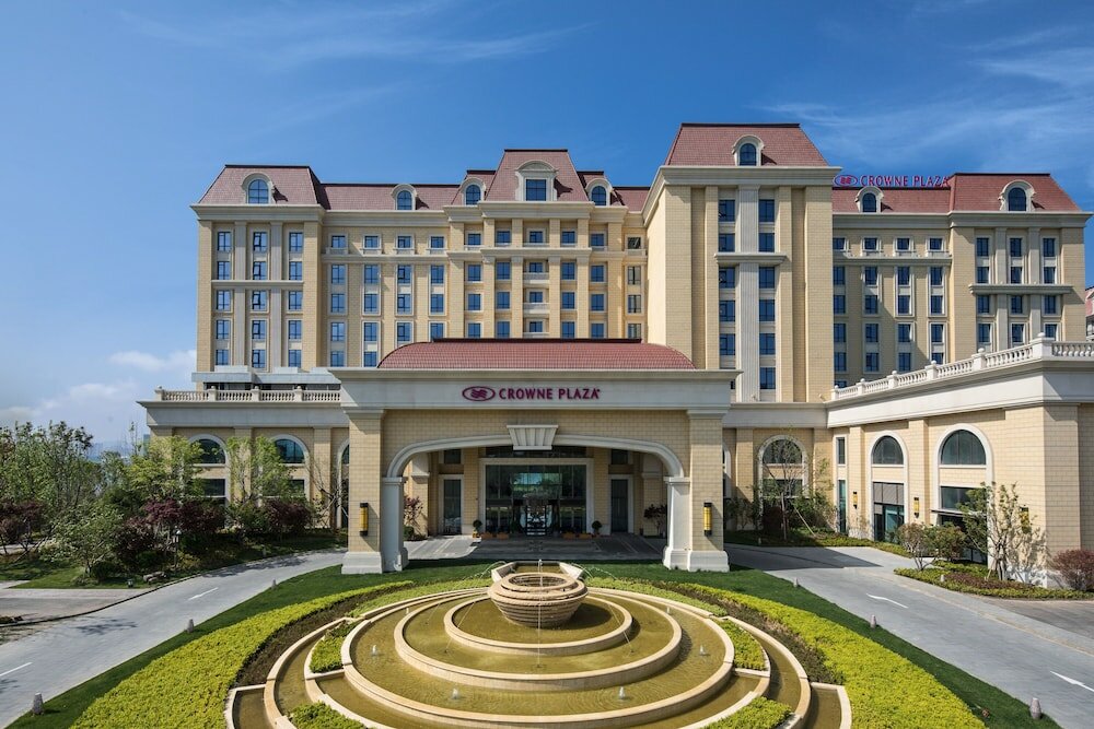 Фото Crowne Plaza Qingdao Oriental Movie Metropolis, an Ihg Hotel