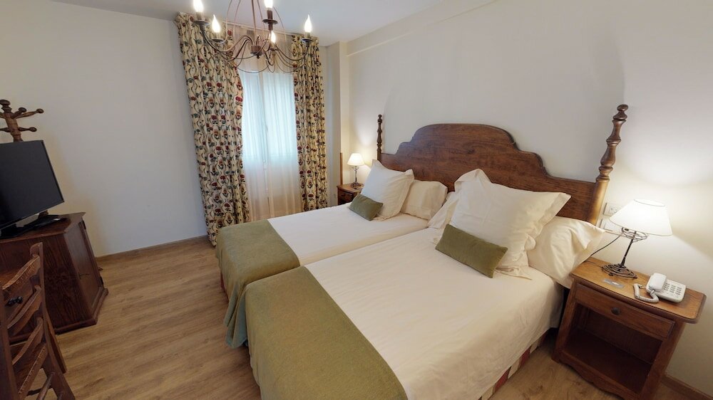 Фото Hotel Virxe da Cerca