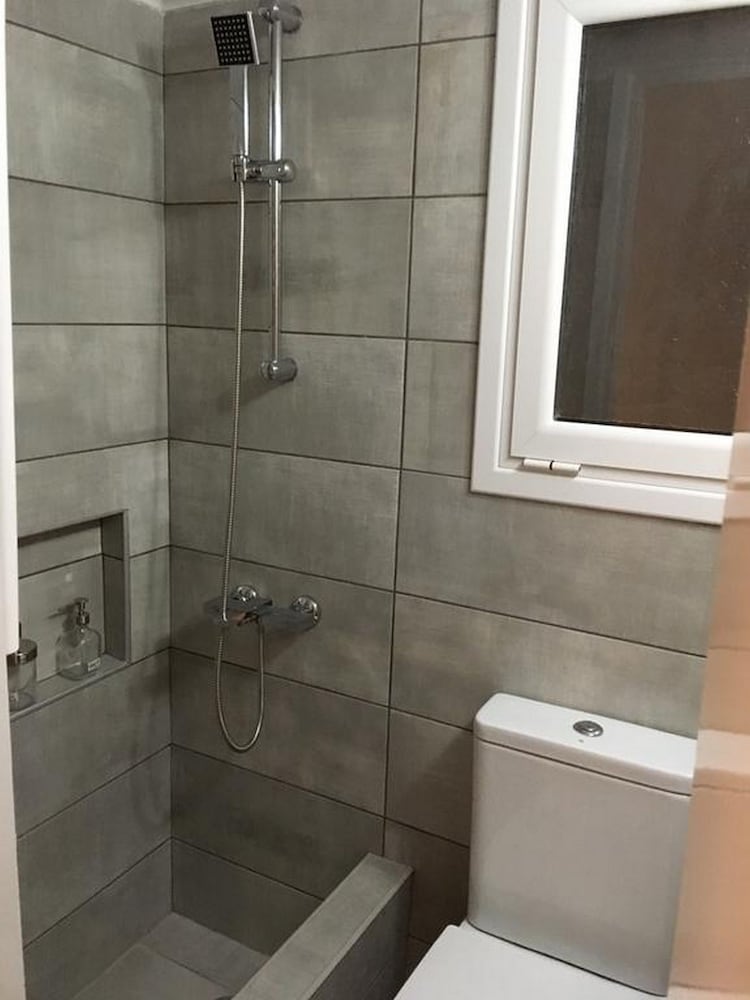 Фото Pagrati Park Front Studio