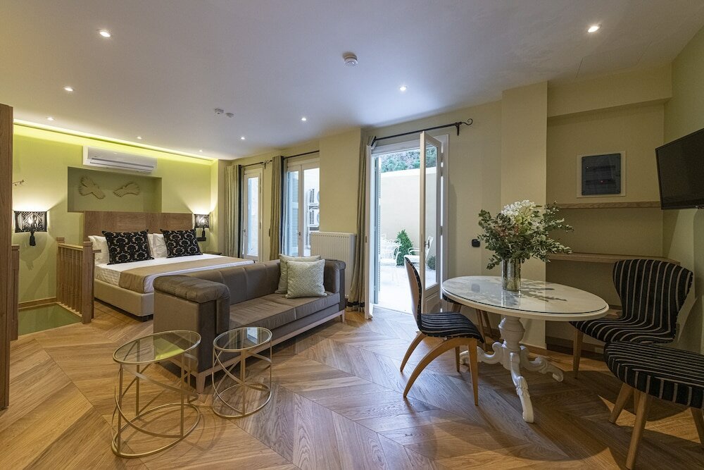 Фото Plaka Boutique Apartments