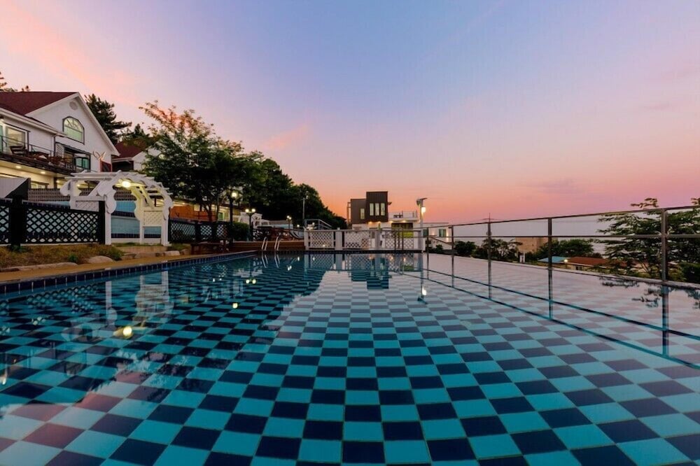 Фото Pool Villa 1-2 Pension