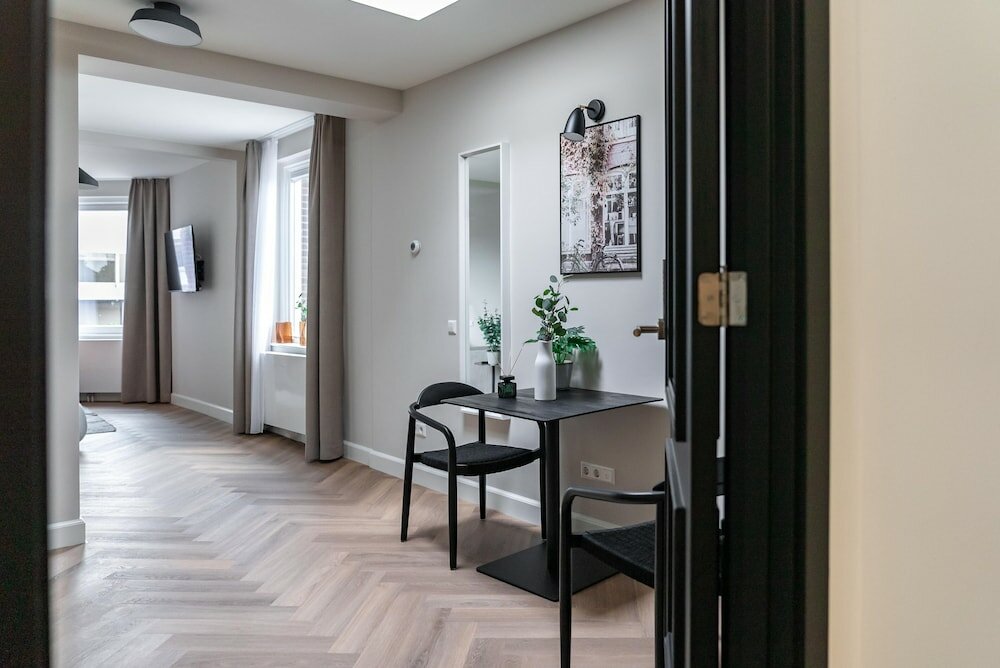 Фото Limehome Den Haag Keizerstraat