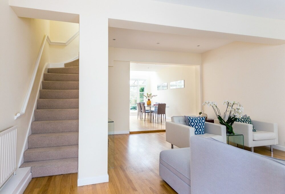 Фото Logan Mews by Lime Street