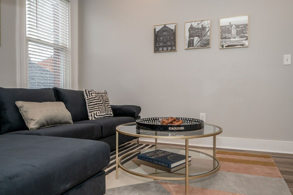 Фото The Luxe Spot Suites