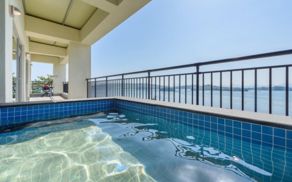 Фото Yeosu Grida Resort Pension