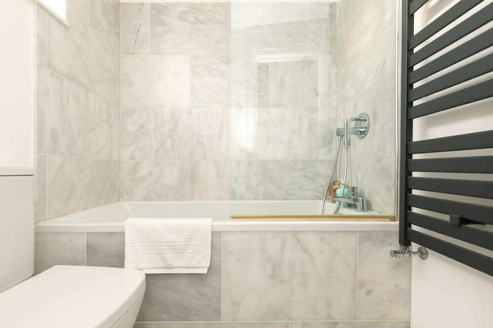 Фото Dazzling Top Floor 1bedroom Flat - Earl's Court!