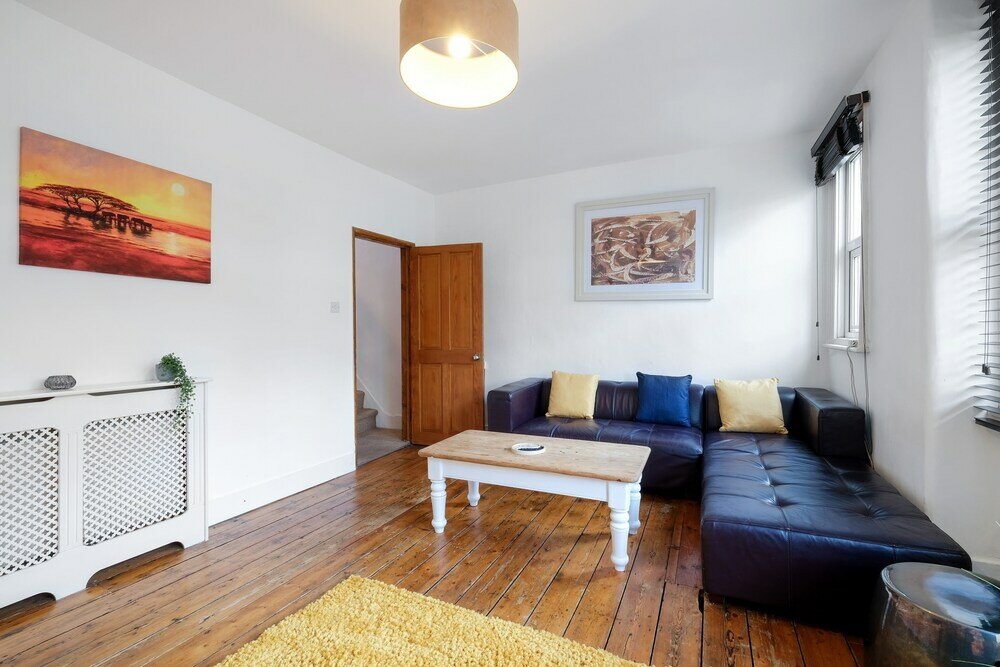 Фото London Spacious 3 Bedroom House Fulham