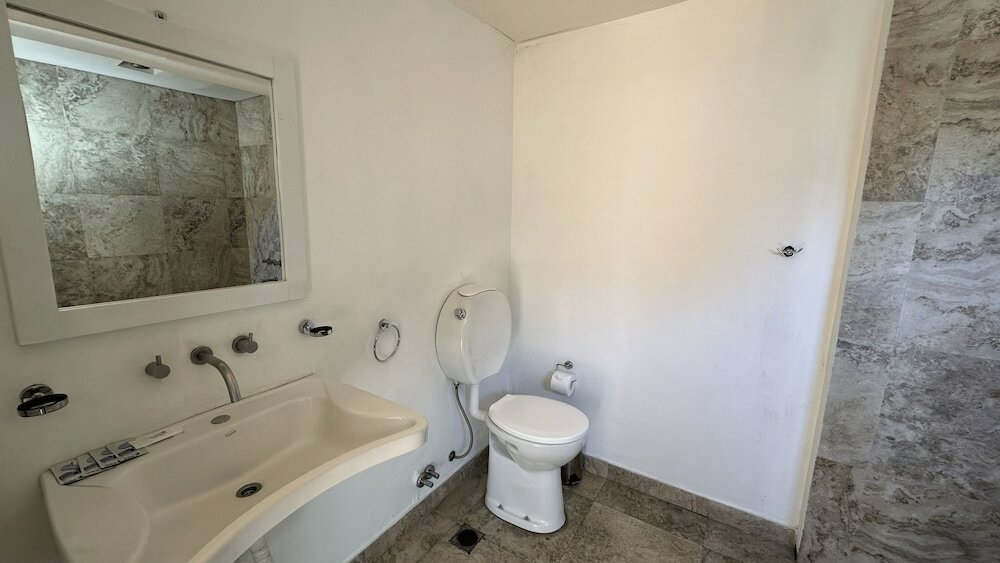 Фото Bens Downtown Apartments