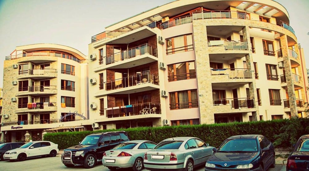 Фото Magnolia Garden Hotel