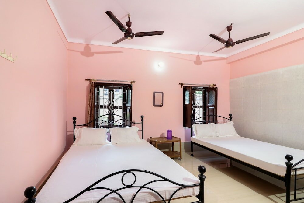 Фото Spot On 49052 Shree Chaitanya Math Teertha Bhawan