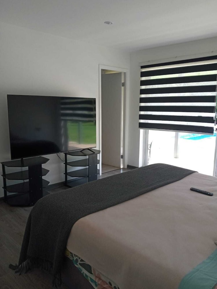 Фото Hermosa Gran Casa con Piscina EN Olmue