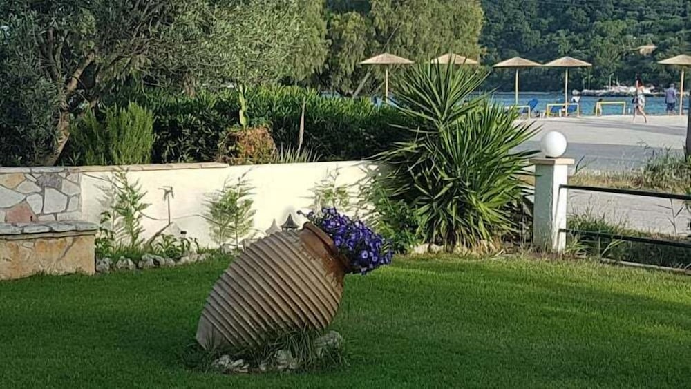 Фото Marathon Studios &Apartments