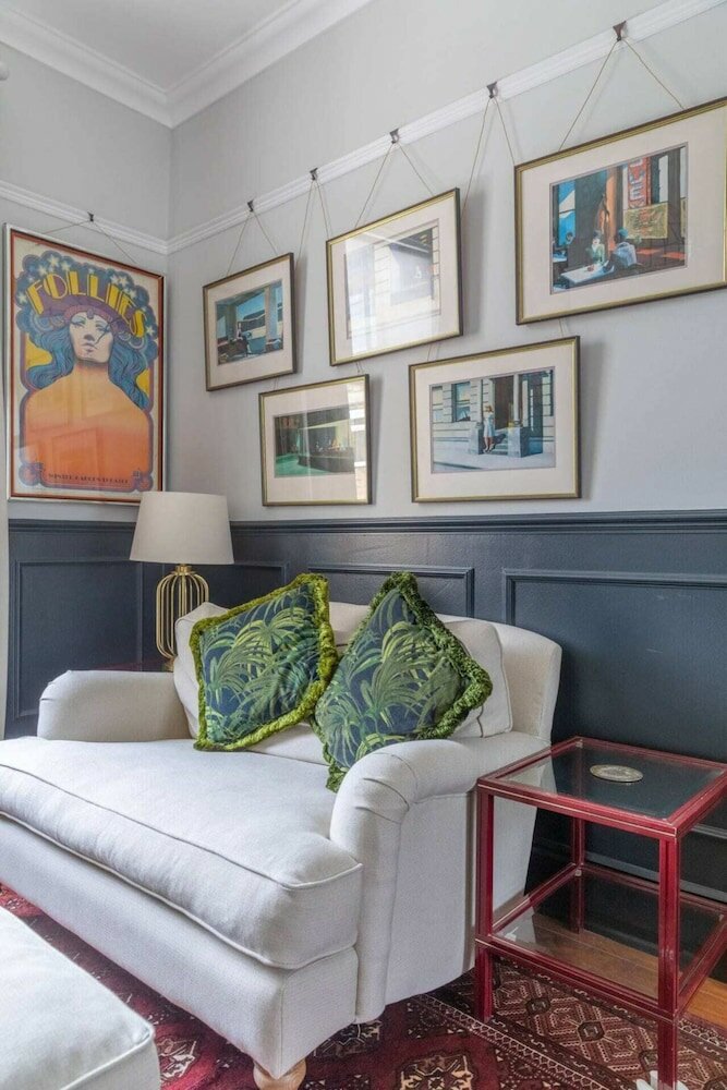 Фото Stylish 2 Bedroom Home in Islington With Garden