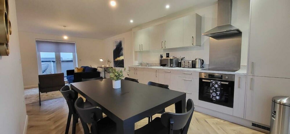 Фото Hybrid Resi - Mitcham