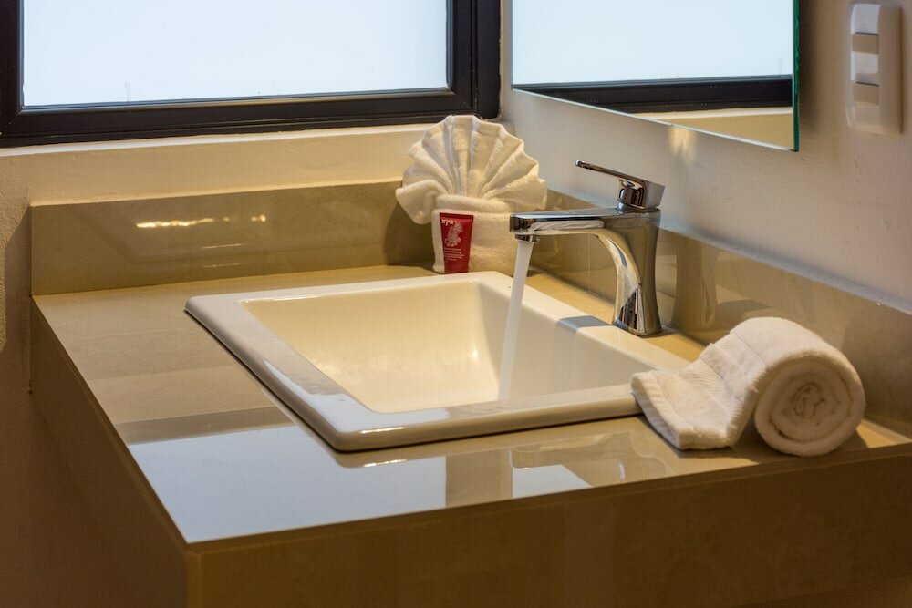 Фото Nomads Party Hostel