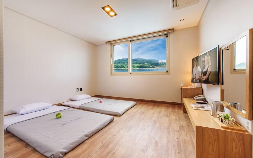 Фото Sea Star Hostel Yeosu