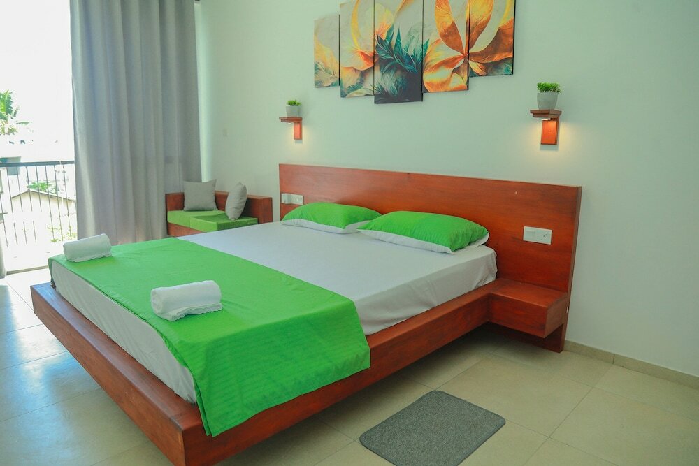 Фото Travellers Hotel Hikkaduwa