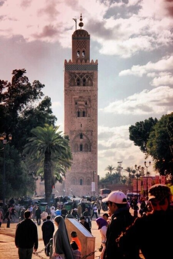 Фото отеля 2