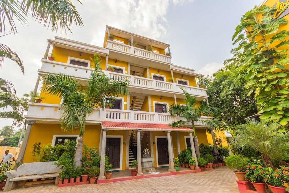 Фото отеля 1