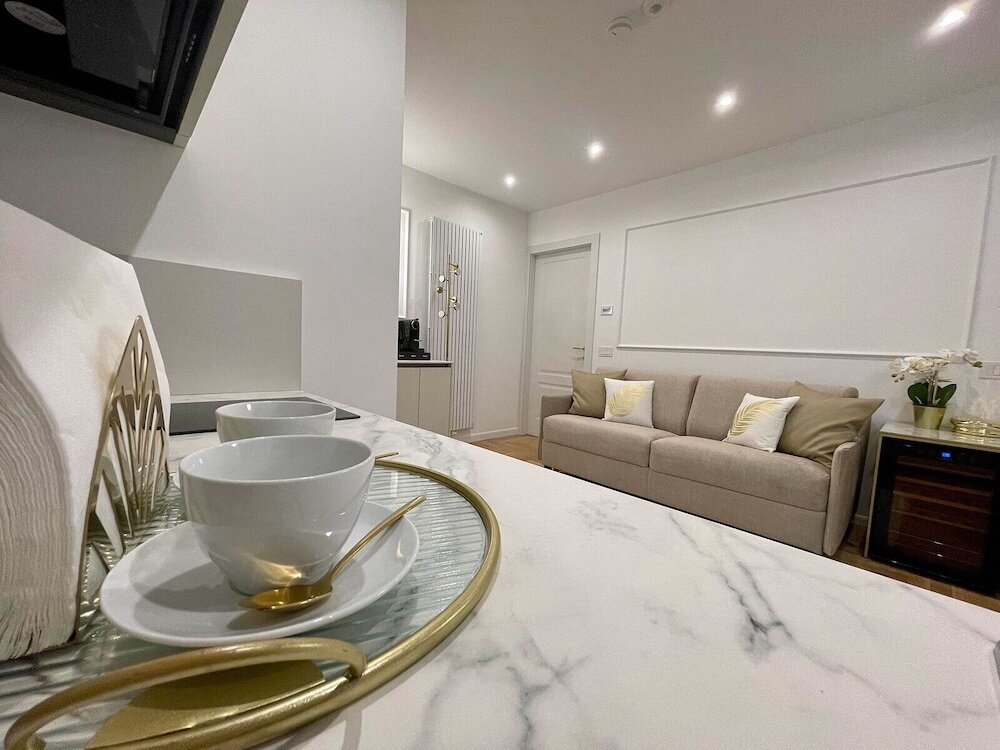 Фото Bellagio Luxury Suites Apartments