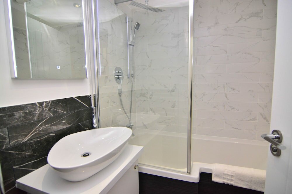 Фото Macarena Wharf Apartments