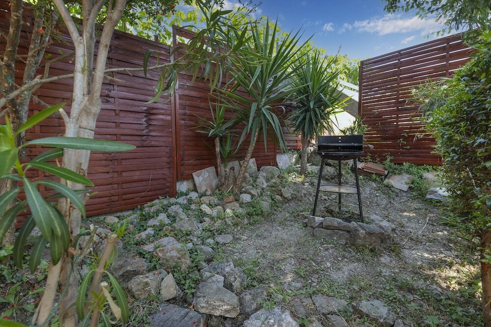 Фото Crystal Sky Apartments