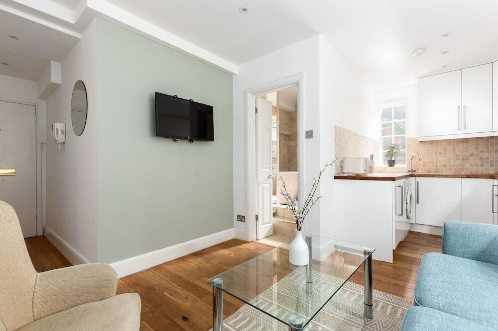 Фото The Abbey Road Apartments