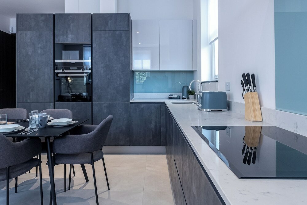 Фото Hungerford Rd Apts near stations by Sojo