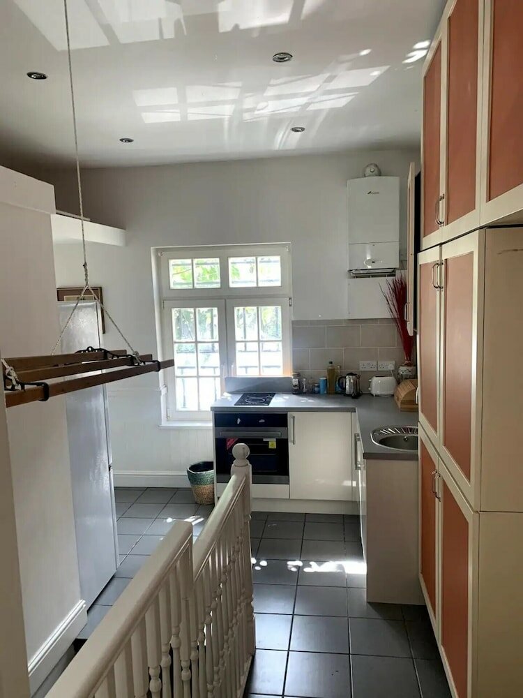 Фото Bright & Inviting 2bd Studio - Hoxton