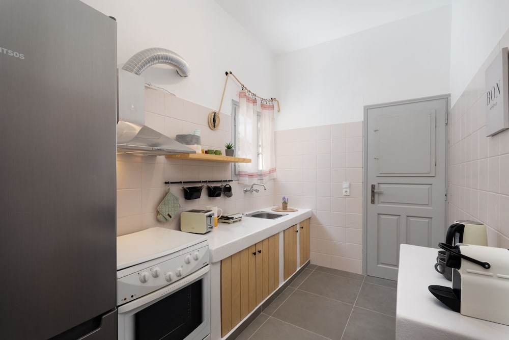 Фото Villa Tholos with Private Jacuzzi