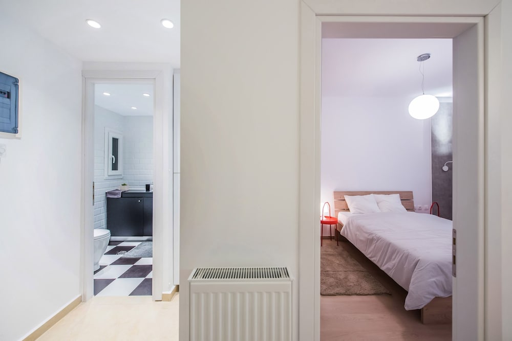 Фото Halu! Modern Centre Apartment