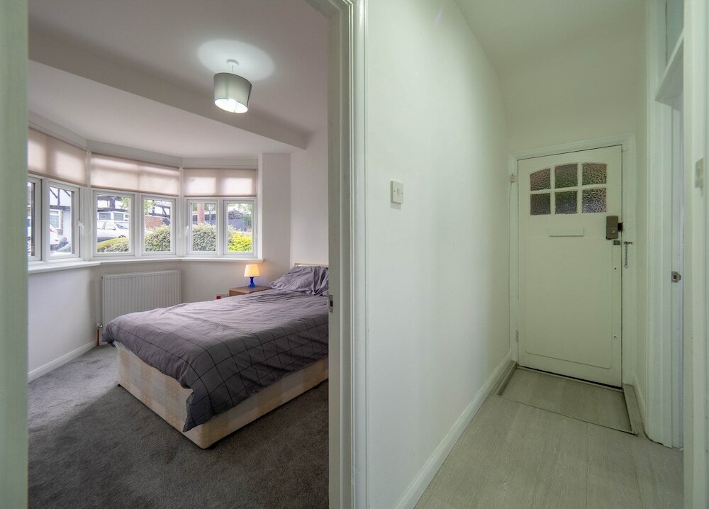 Фото 2 Bedroom Ground Floor Apartment