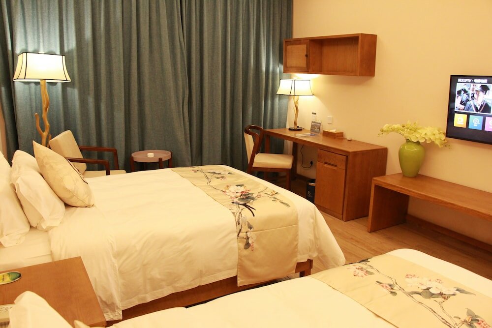 Фото Queshan Lake Arcadia Intl Resort