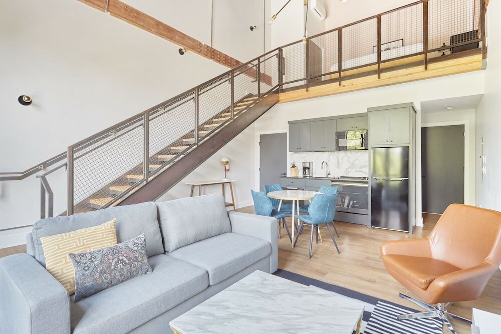 Фото Sonder Antiques Warehouse