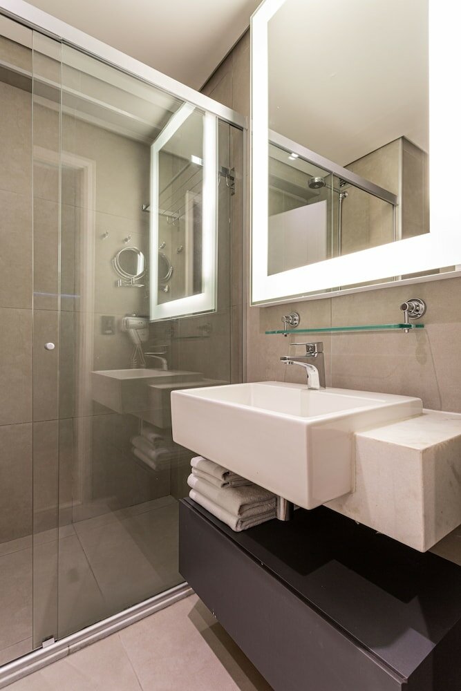 Фото Charlie Alphaville