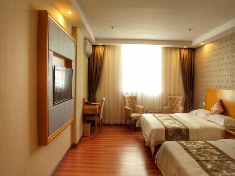 Фото GreenTree Inn Zhuhai Light Rail Pearl Station Express Hotel