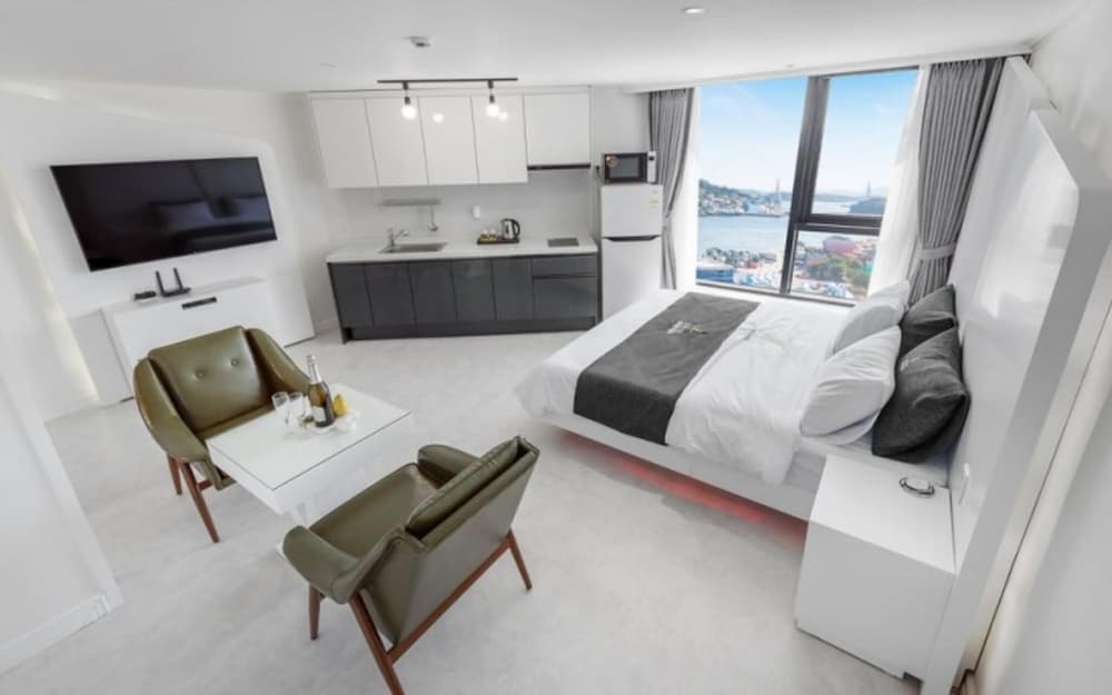 Фото Yeosu Hue Pension & Hostel