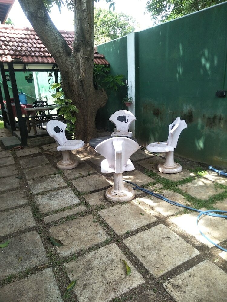 Фото Barthiya Tourist Guest