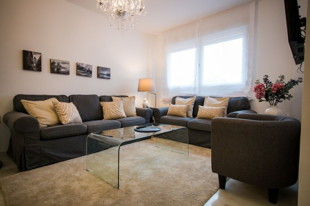 Фото Holidays2Malaga Train Station Area Apartments