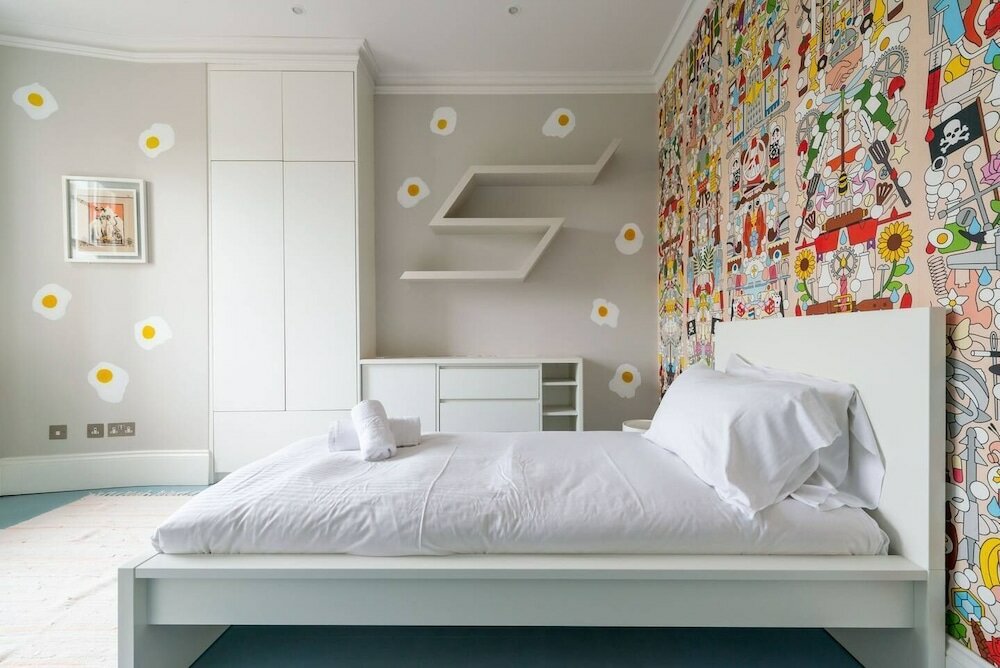 Фото Fantastic 4 Bed House in Iconic Camden