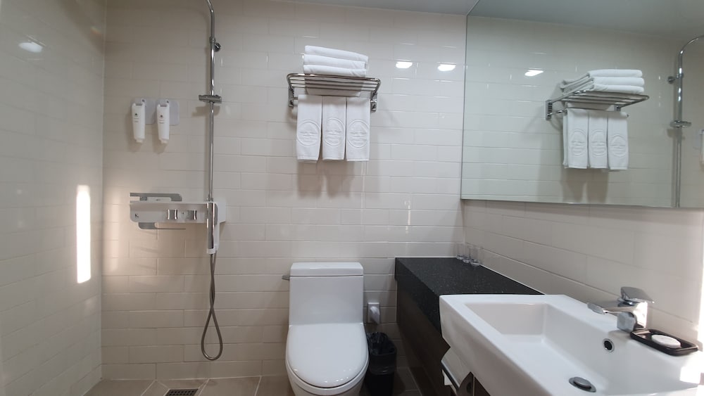 Фото Grandmillions Hotel